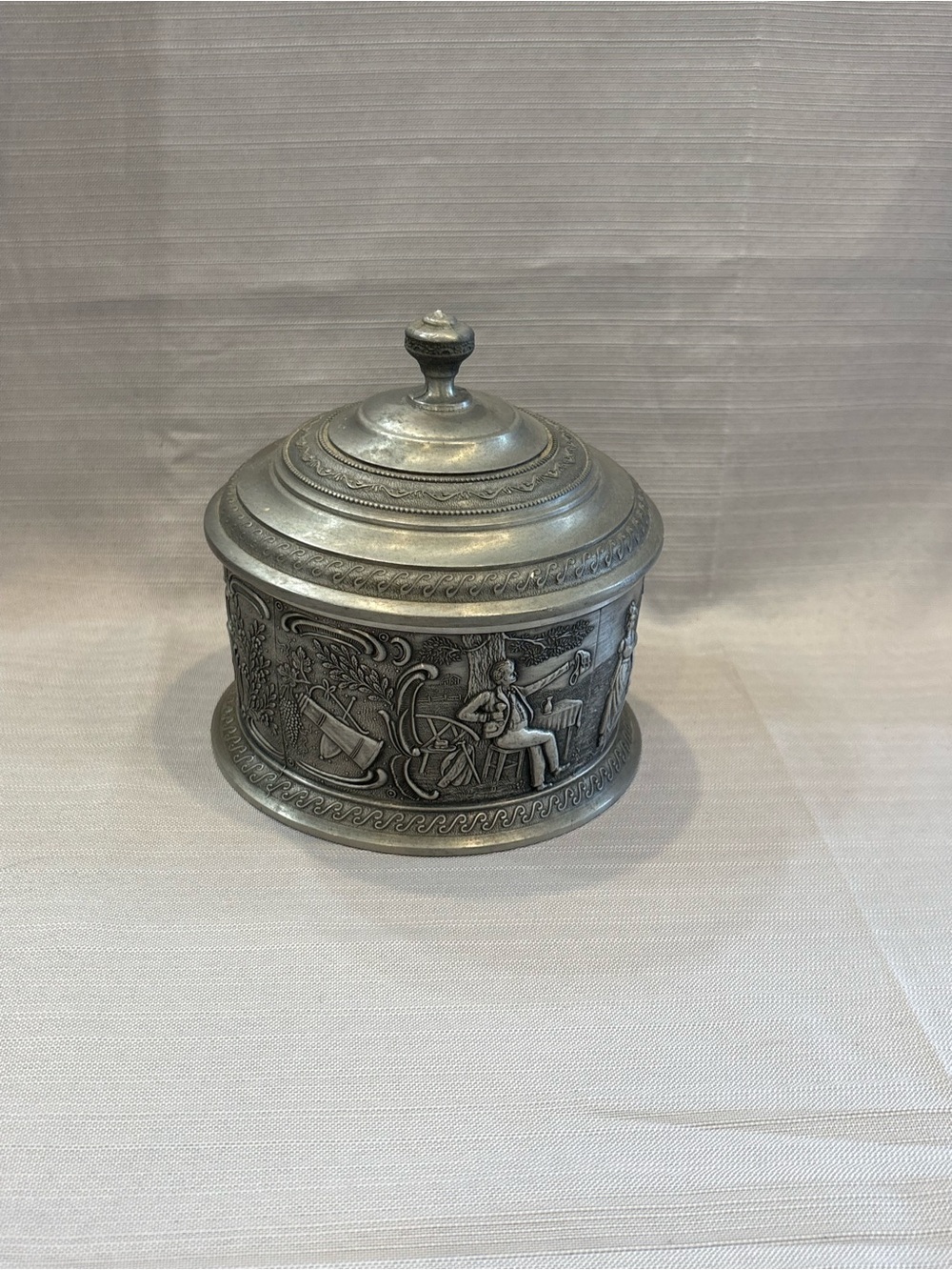 Decorative Pewter Lidded Trinket Box - Silver